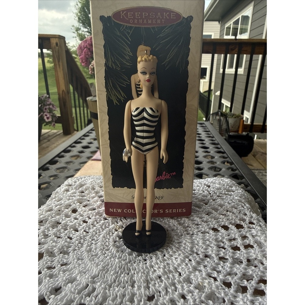 Vintage Barbie Hallmark Keepsake Ornament Debut 1959  1st in Barbie Series‎ 1994